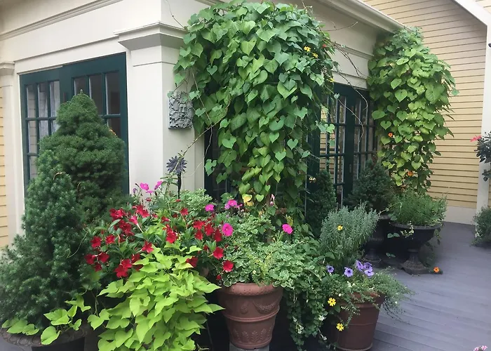 Airport Hotel: Mary Prentiss Inn
